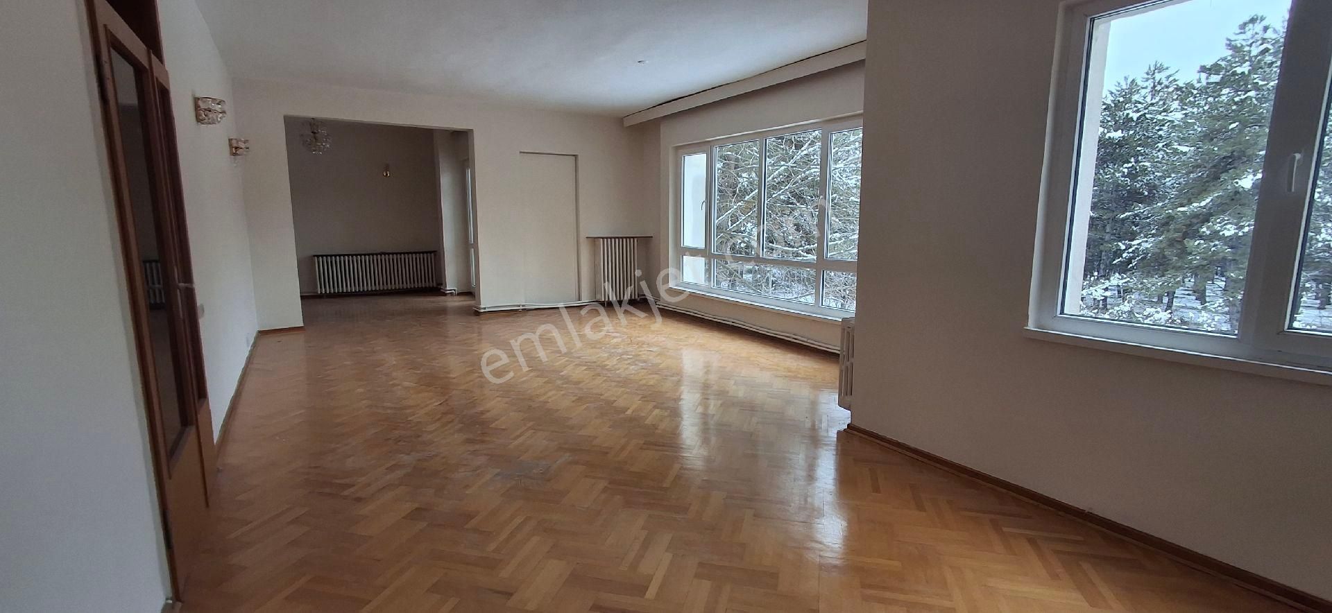 Oran'da Odtü Ormanına Sıfır Kiralık Konut 4+1 Net 150 M2 - Görsel 4