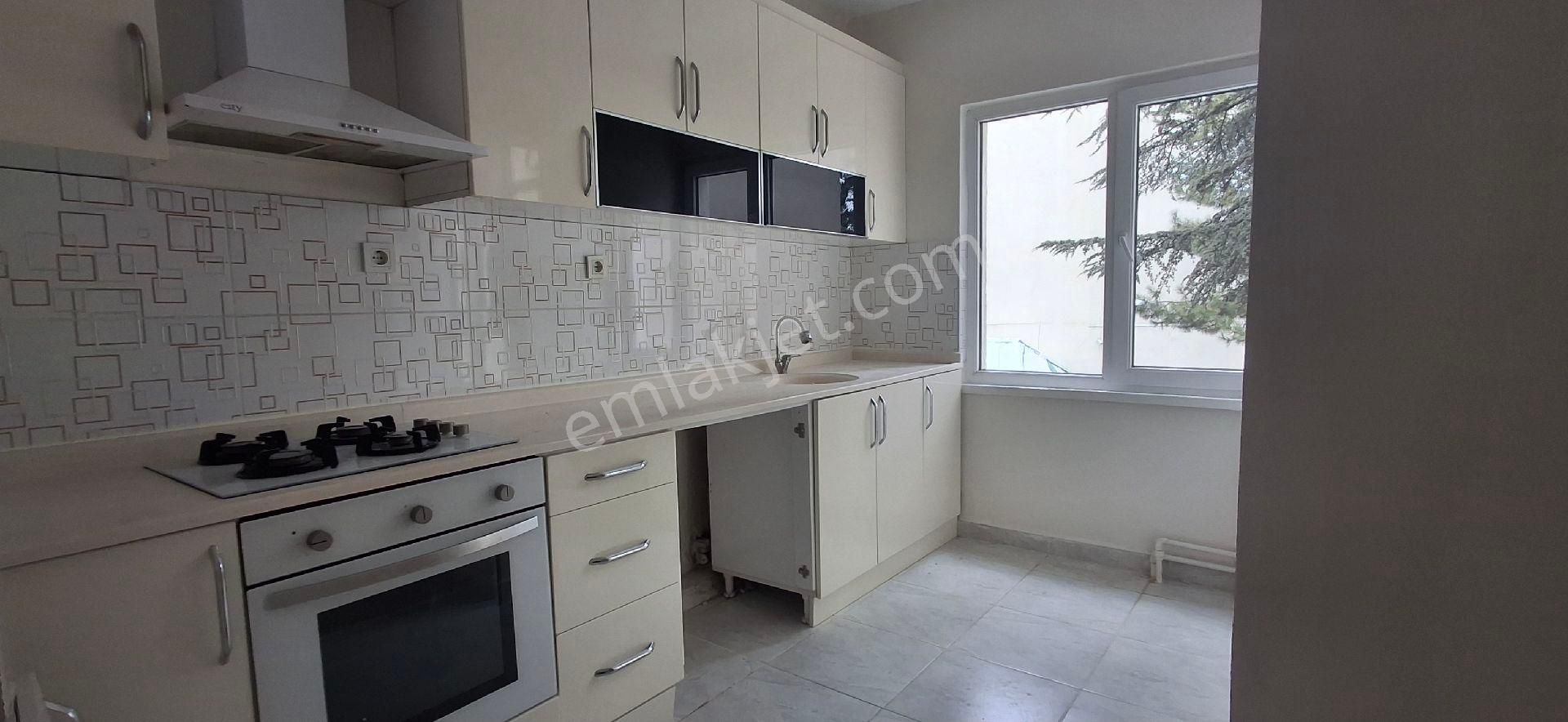 Oran'da Odtü Ormanına Sıfır Kiralık Konut 4+1 Net 150 M2 - Görsel 13