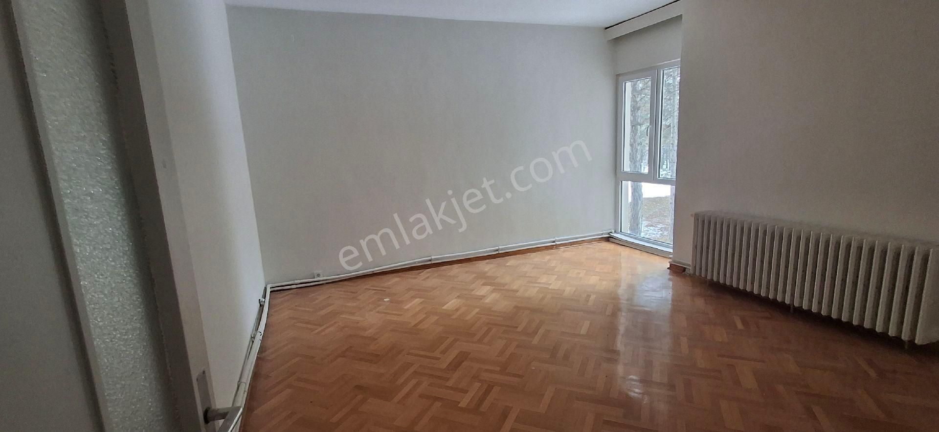 Oran'da Odtü Ormanına Sıfır Kiralık Konut 4+1 Net 150 M2 - Görsel 20