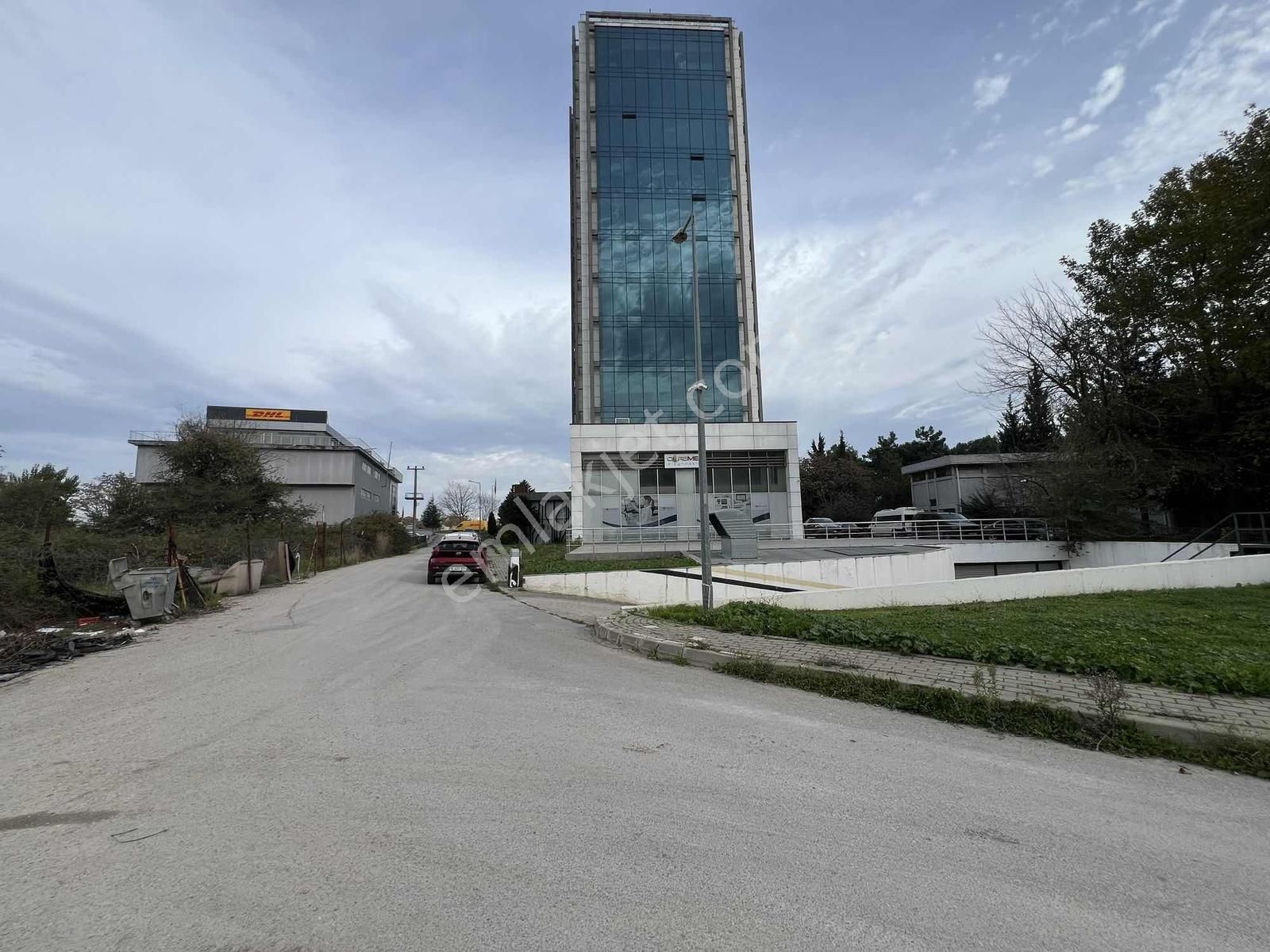 Buttim'e Komşu Sama Plaza'da Teraslı Ofis - Görsel 9
