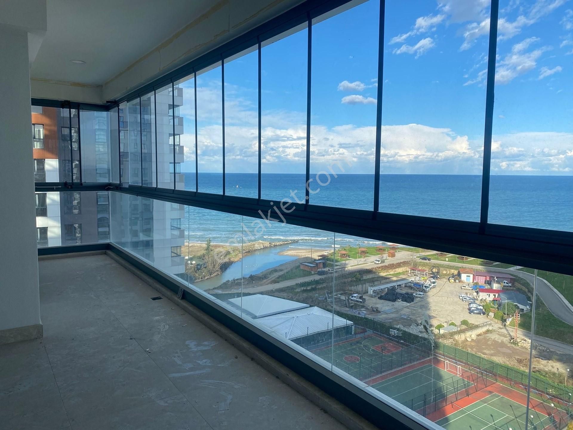 Trabzon Yomra Sancak'ta Deniz Manzaralı, Site İçinde 3+1 Lüks Sıfır Daire 170 M²