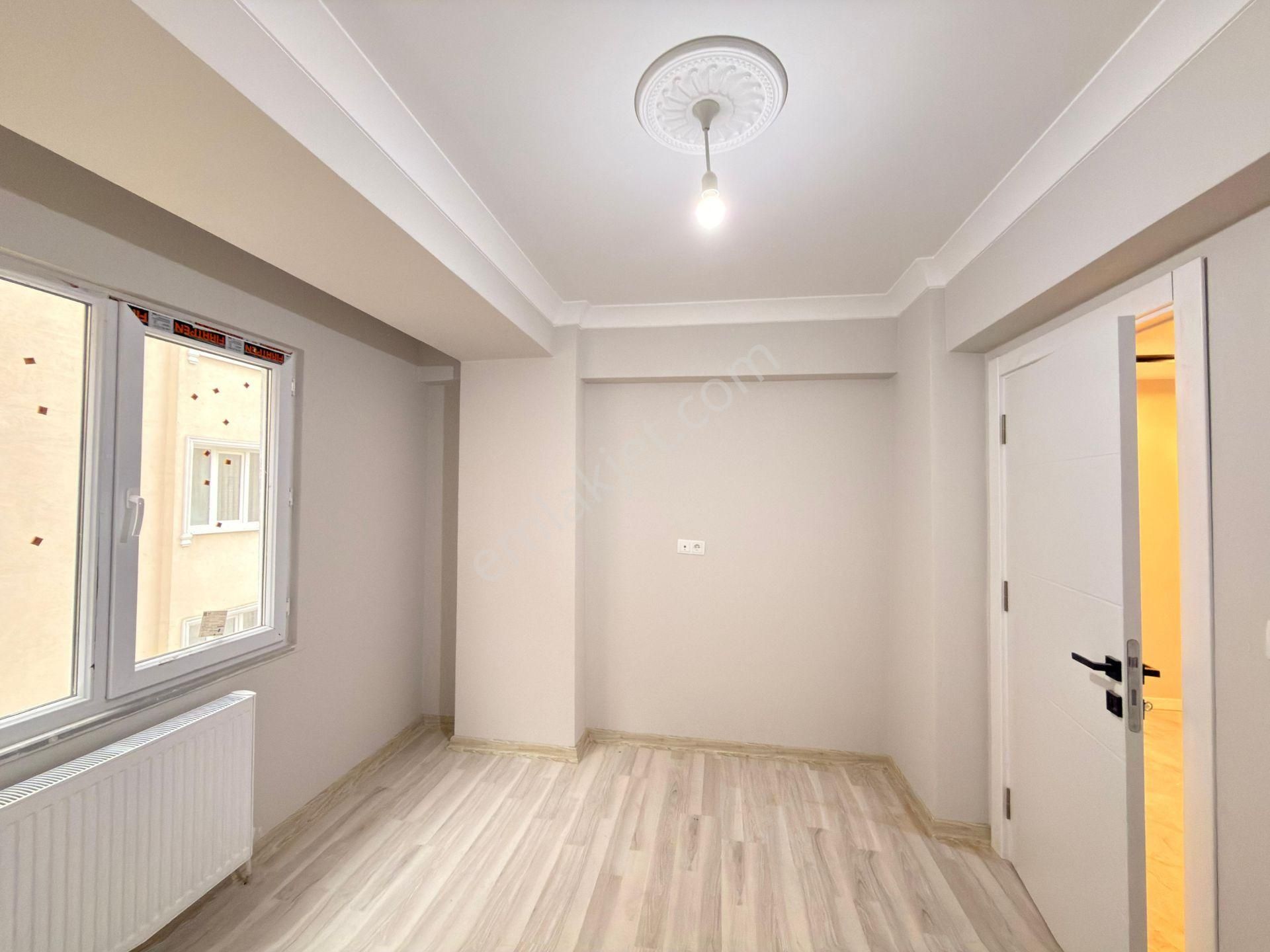 Güven'den Çarşı İçinde Servis Durağı Yanı Ara Kat Ön Cephe 2+1ev - Görsel 14