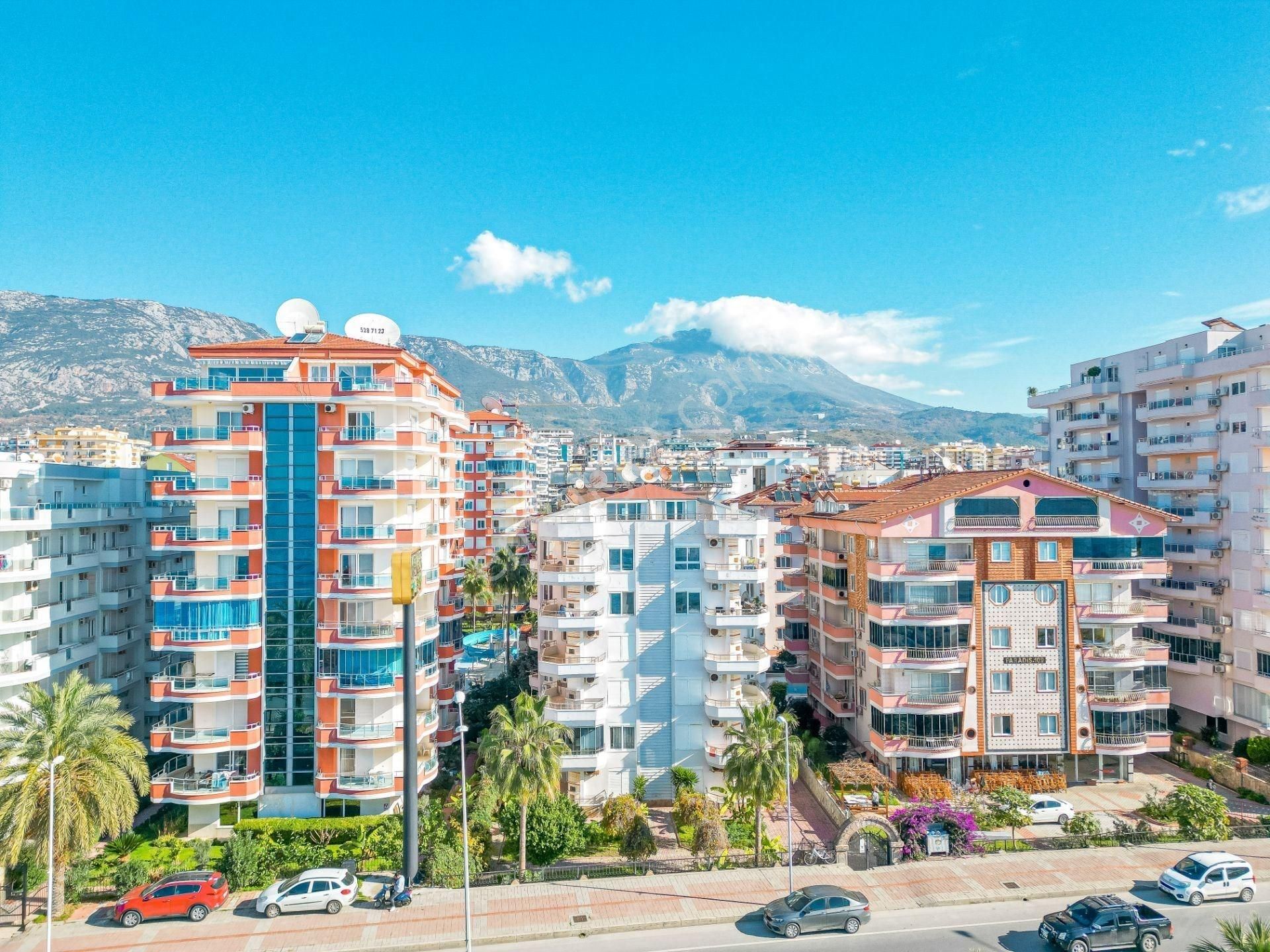 Alanya Mahmutlar’da | Denize Sıfır | Eşyalı 2+1 Satılık Daire