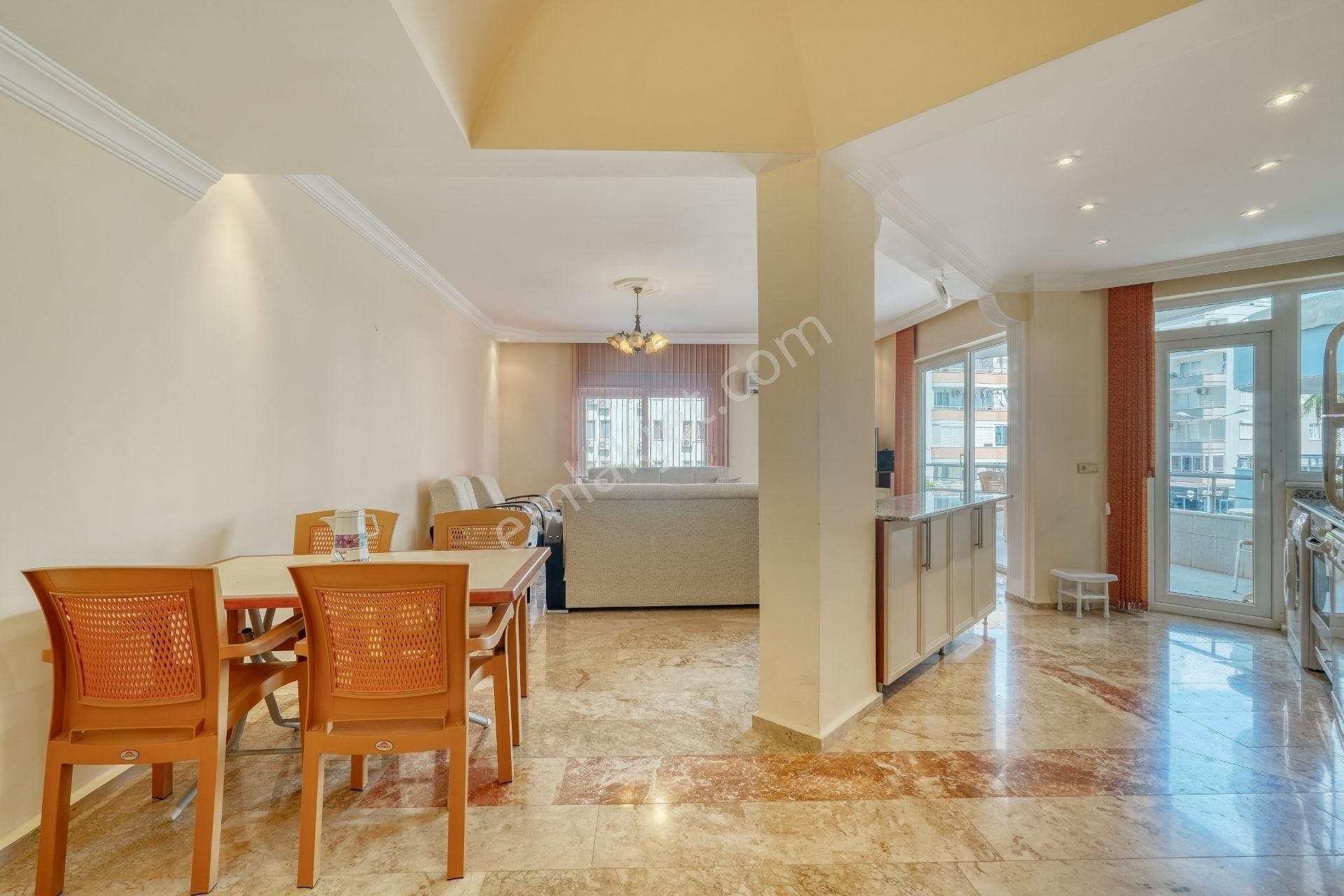 Alanya Mahmutlar’da | Denize Sıfır | Eşyalı 2+1 Satılık Daire - Görsel 4