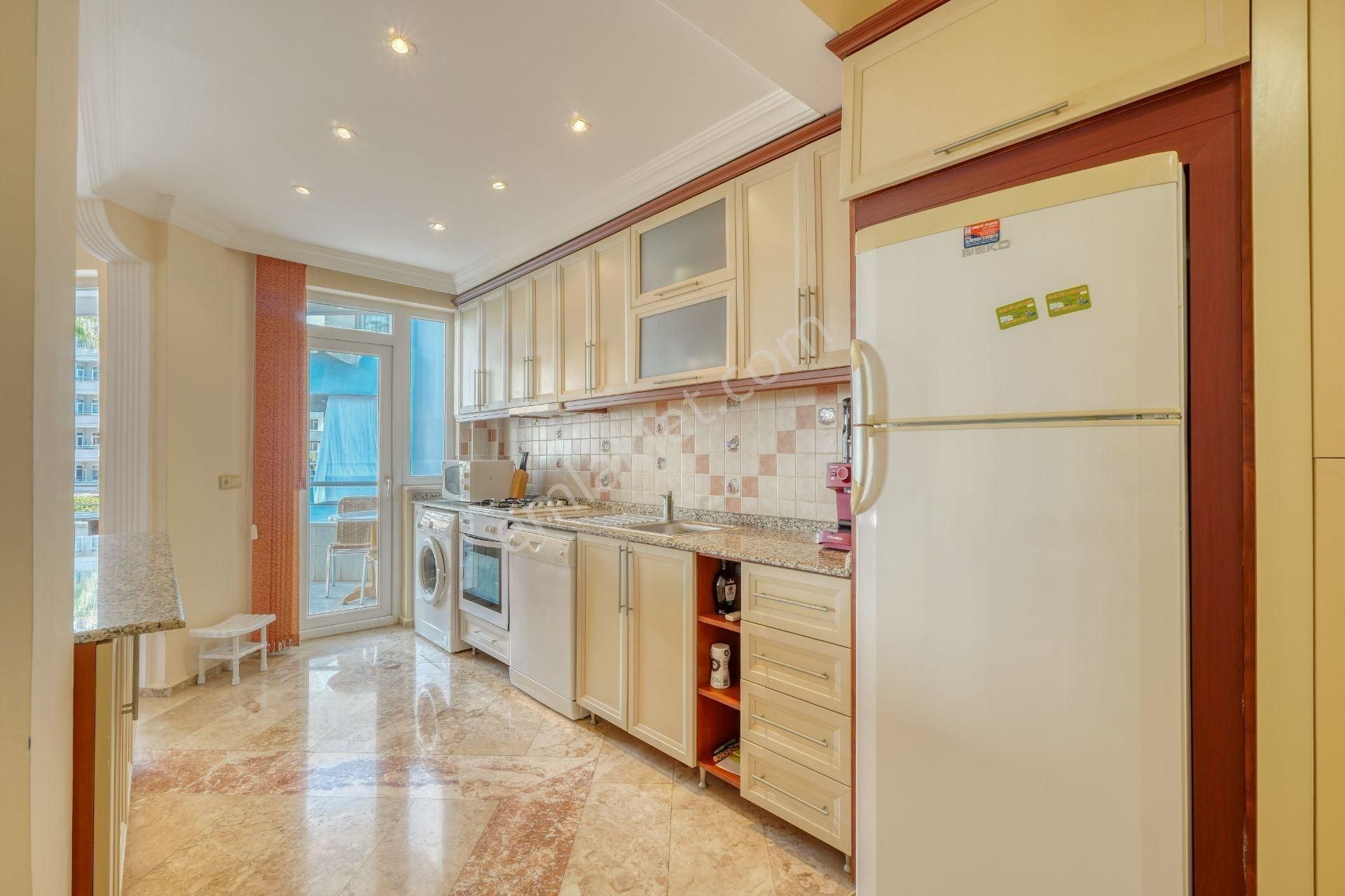 Alanya Mahmutlar’da | Denize Sıfır | Eşyalı 2+1 Satılık Daire - Görsel 5