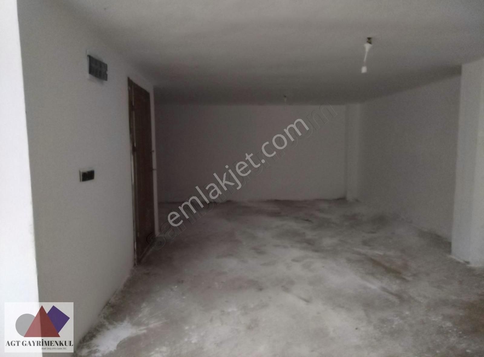 Arnavutköy Merkez Mahallesi'nde Avlu34 Arkası Kiralık Depo - Görsel 4