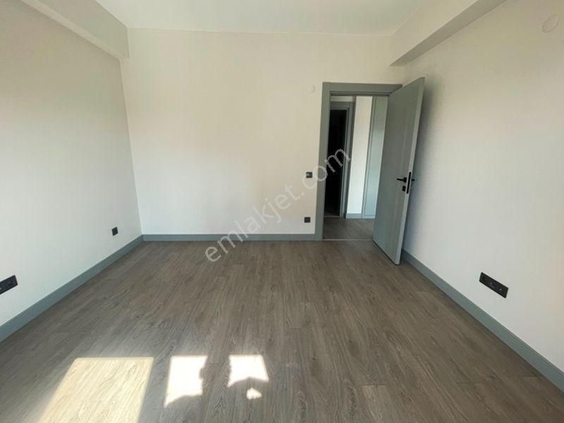 Mertcan Dan Yakacık Meydana Yürüme 2+1 Ankastreli - İskanlı Tapu Masrafsız - Görsel 12