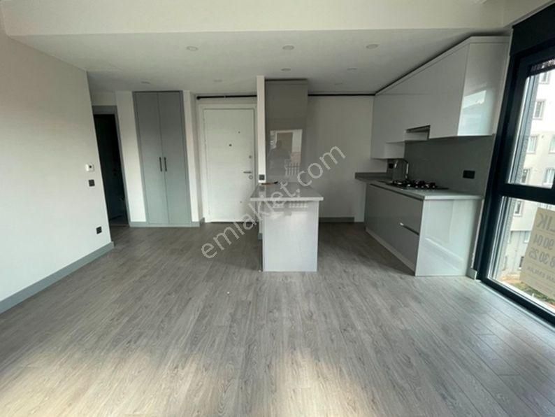 Mertcan Dan Yakacık Meydana Yürüme 2+1 Ankastreli - İskanlı Tapu Masrafsız - Görsel 4