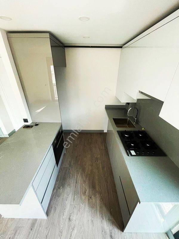 Mertcan Dan Yakacık Meydana Yürüme 2+1 Ankastreli - İskanlı Tapu Masrafsız - Görsel 8