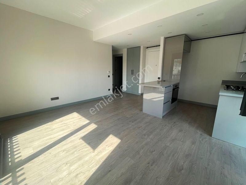 Mertcan Dan Yakacık Meydana Yürüme 2+1 Ankastreli - İskanlı Tapu Masrafsız - Görsel 9