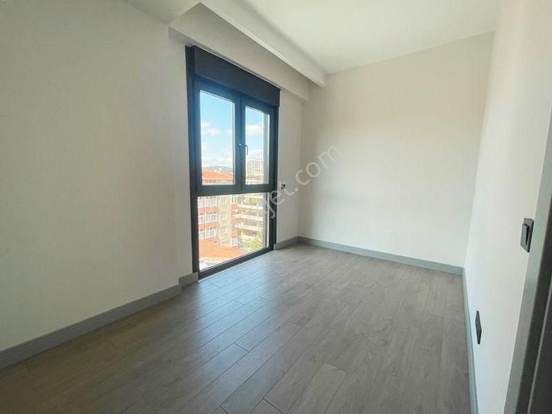 Mertcan Dan Yakacık Meydana Yürüme 2+1 Ankastreli - İskanlı Tapu Masrafsız - Görsel 14