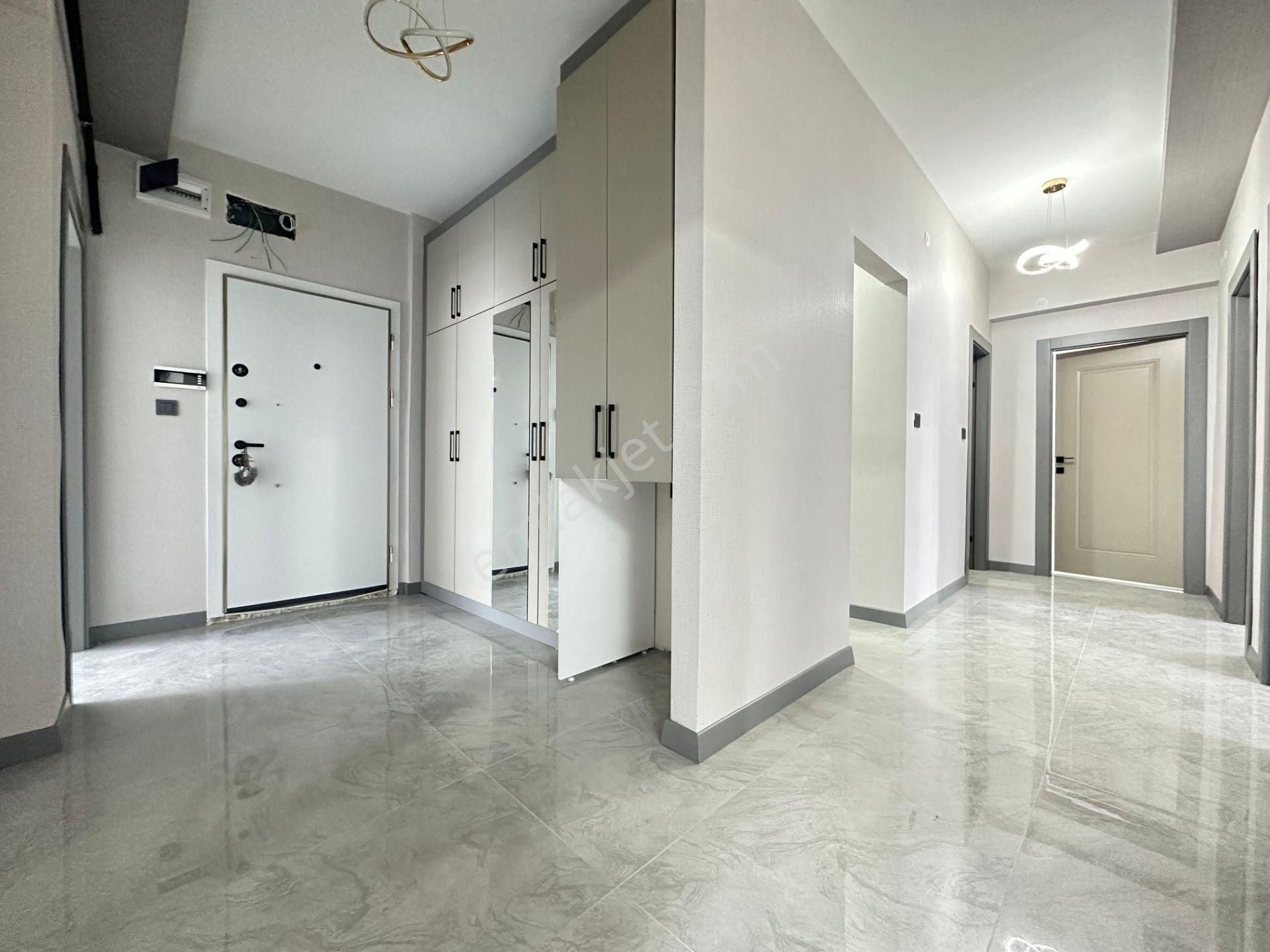 Pursaklar Mehmet Zengin Emlak'tan Teras Balkonlu Otoparklı Sitede 11.kat 4+1 Sıfır Daire - Görsel 28