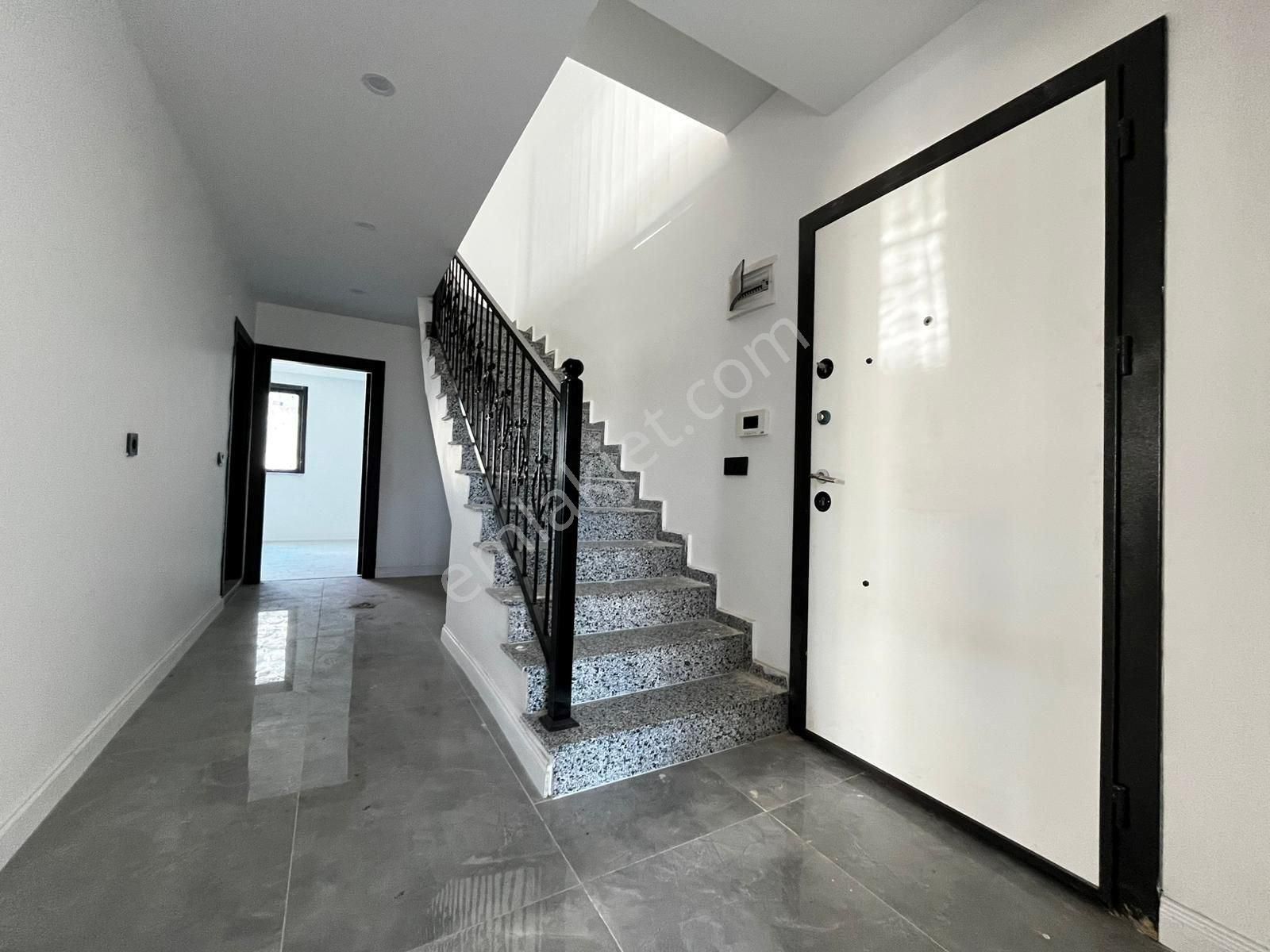 Darıca Sahilde 4+1 Lüks Üst Dubleks - Görsel 16