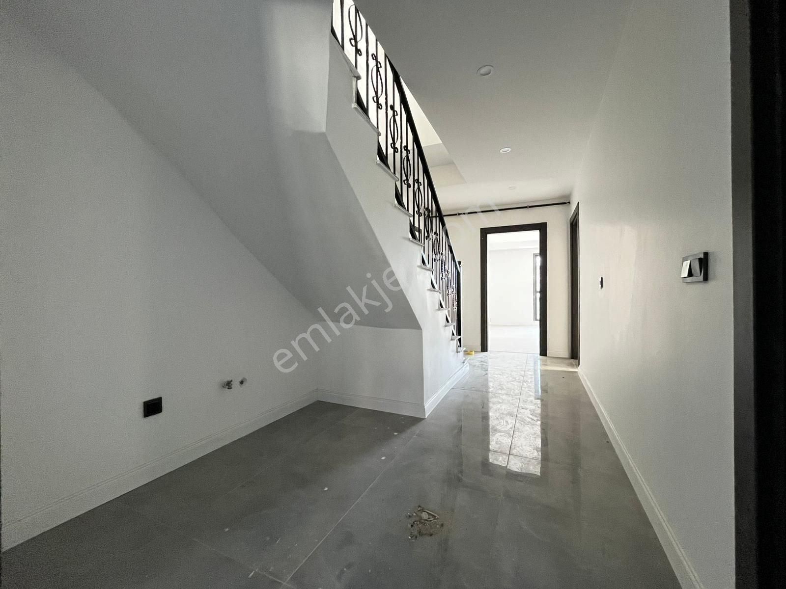 Darıca Sahilde 4+1 Lüks Üst Dubleks - Görsel 25