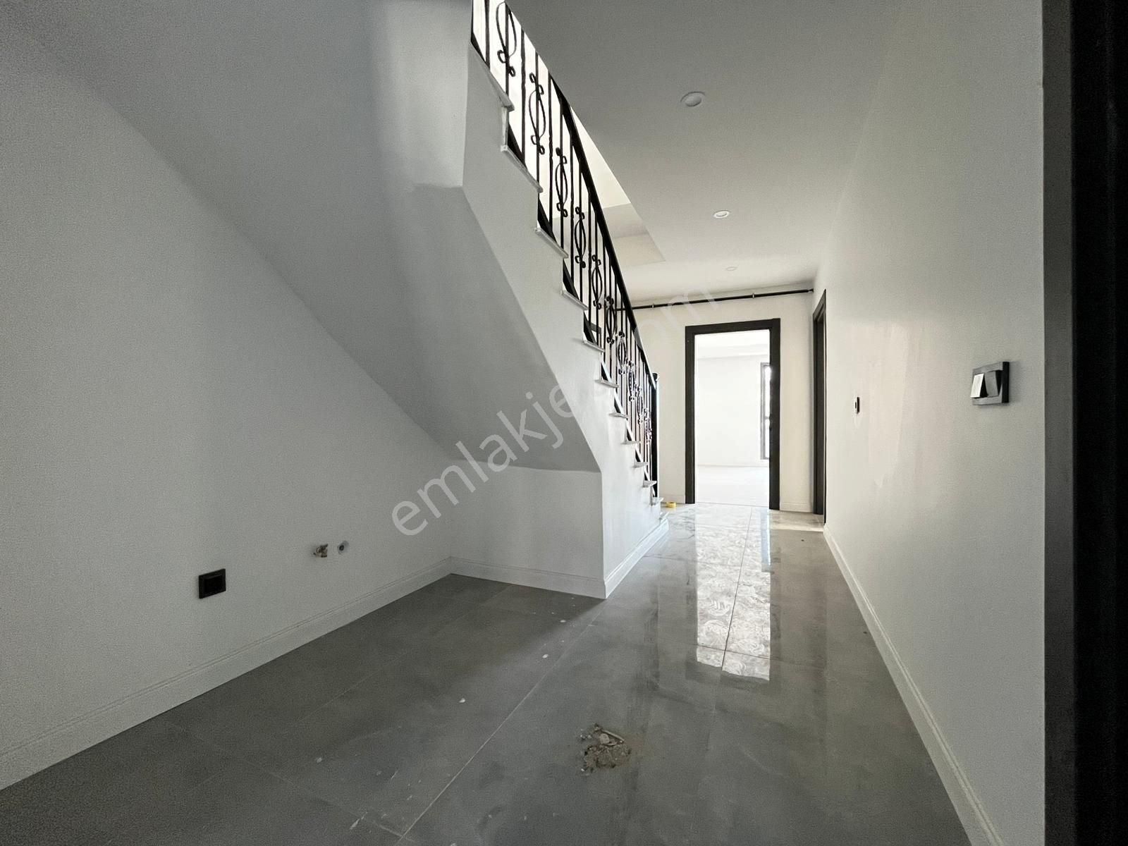 Darıca Sahilde 4+1 Lüks Üst Dubleks - Görsel 9