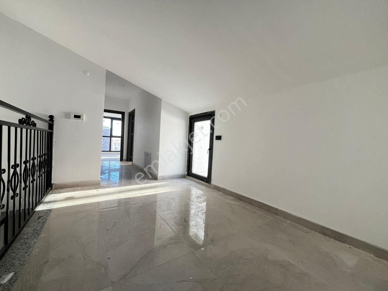 Darıca Sahilde 4+1 Lüks Üst Dubleks - Görsel 10