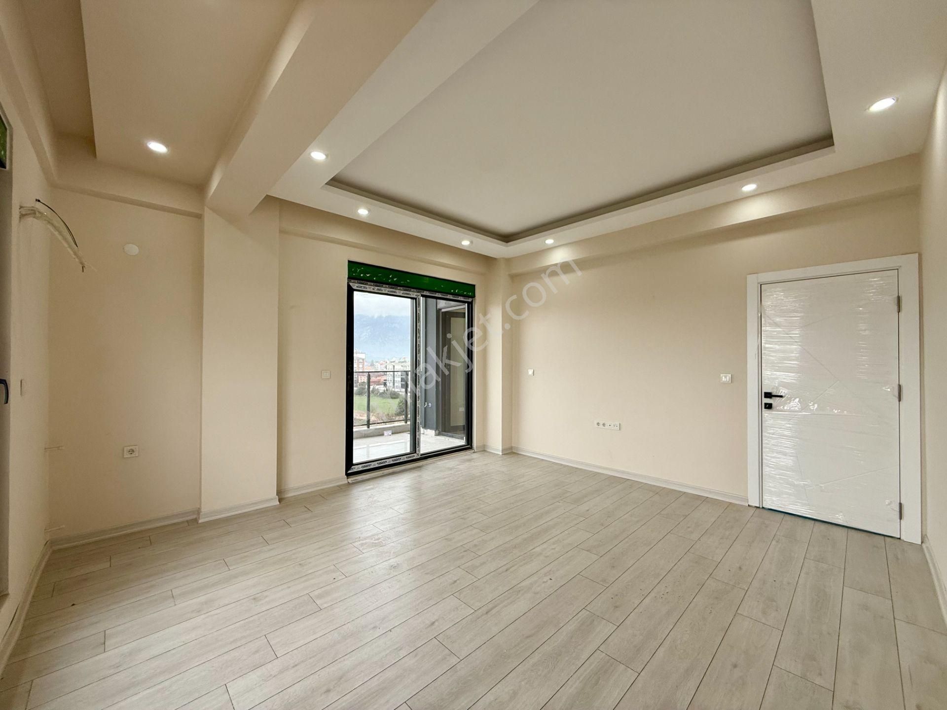 Döşemealtı Merkez'de Satılık Geniş Ve Ayrı Mutfaklı 2+1 Sıfır Daire