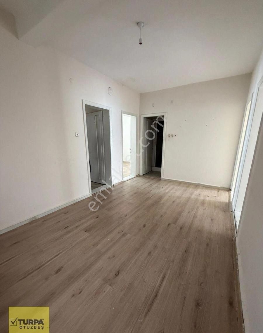 3+1 Karanlık Oda Yok Çift Cepheli Merkezi Konumda Kiralık Daire