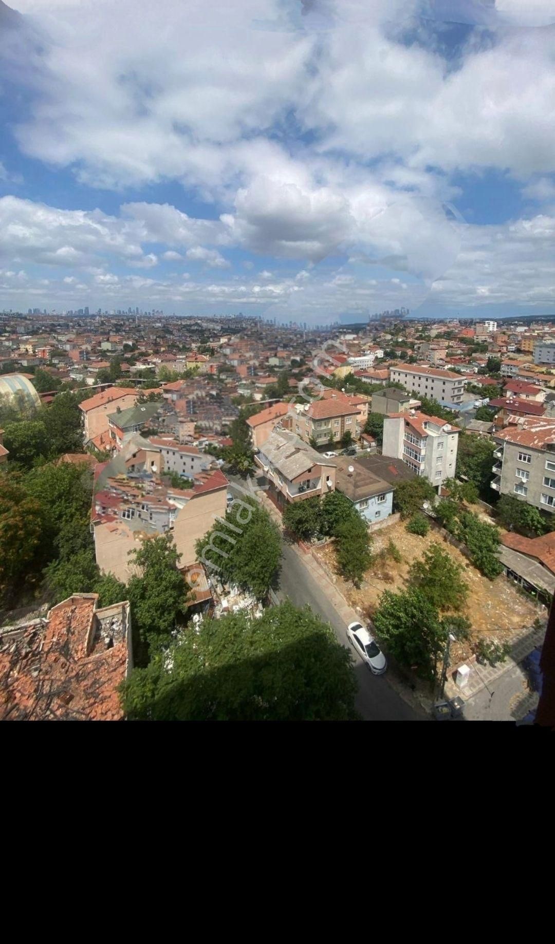 Para'dan Elmalıkent Mahallesinde Boğaz Manzaralı 1+1 Daire