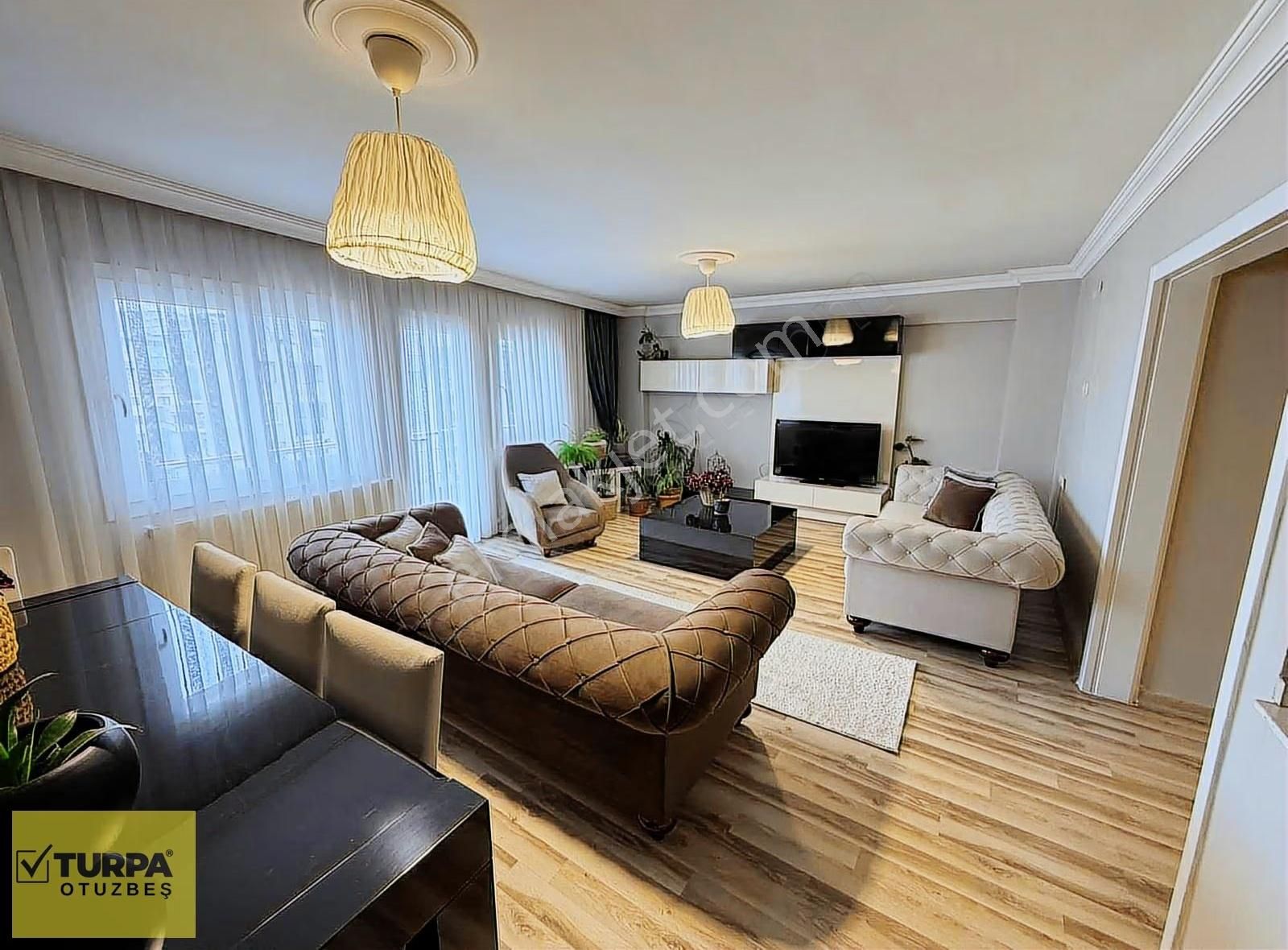 Turpa Otuzbeş'ten Eşrefpaşa Caddesi Üzeri 3+1 Asansörlü Şıkdaire