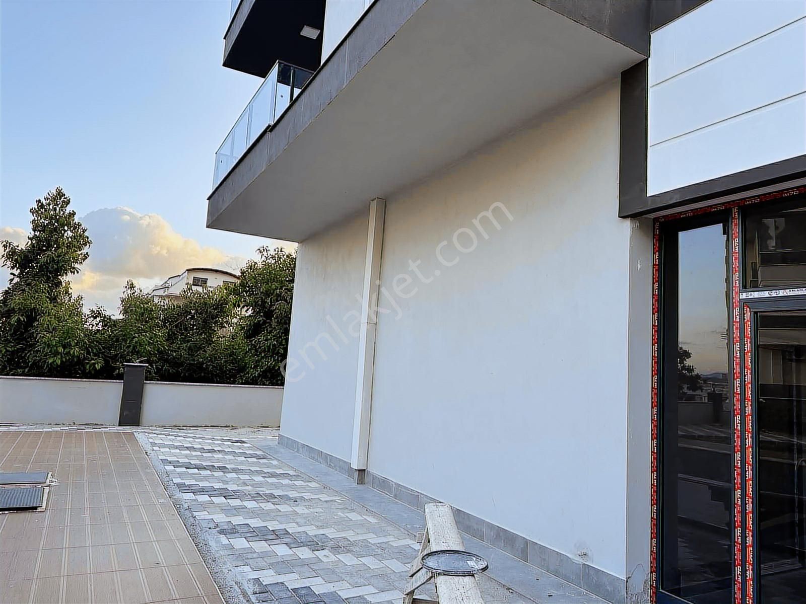 Satılık Havuzlu Site İçi 1+1 Güney Doğu Cephe Fırsat Daire - Görsel 3