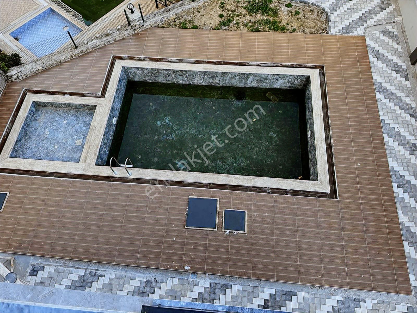 Satılık Havuzlu Site İçi 1+1 Güney Doğu Cephe Fırsat Daire - Görsel 24