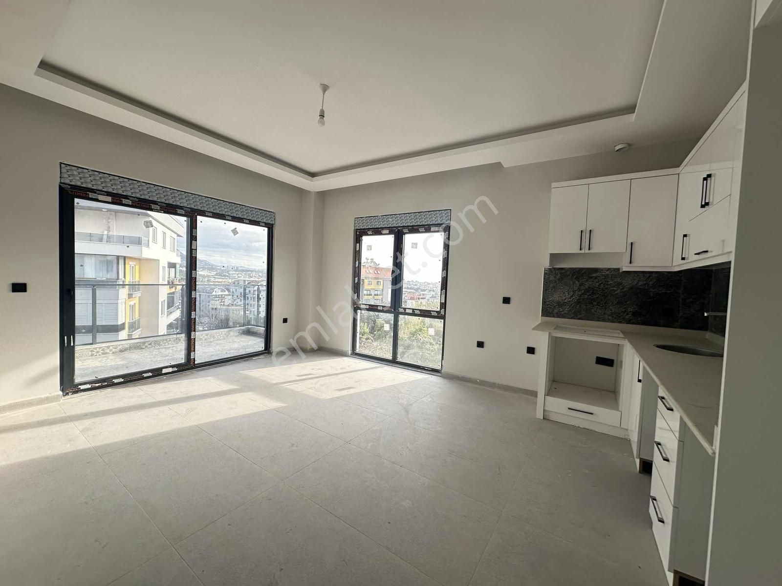 Satılık Havuzlu Site İçi 1+1 Güney Doğu Cephe Fırsat Daire - Görsel 10