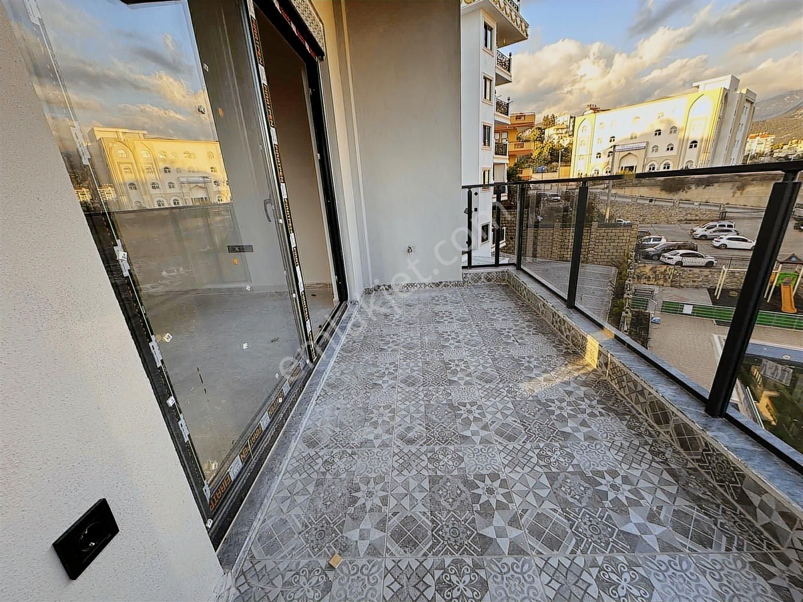 Satılık Havuzlu Site İçi 1+1 Güney Doğu Cephe Fırsat Daire - Görsel 23