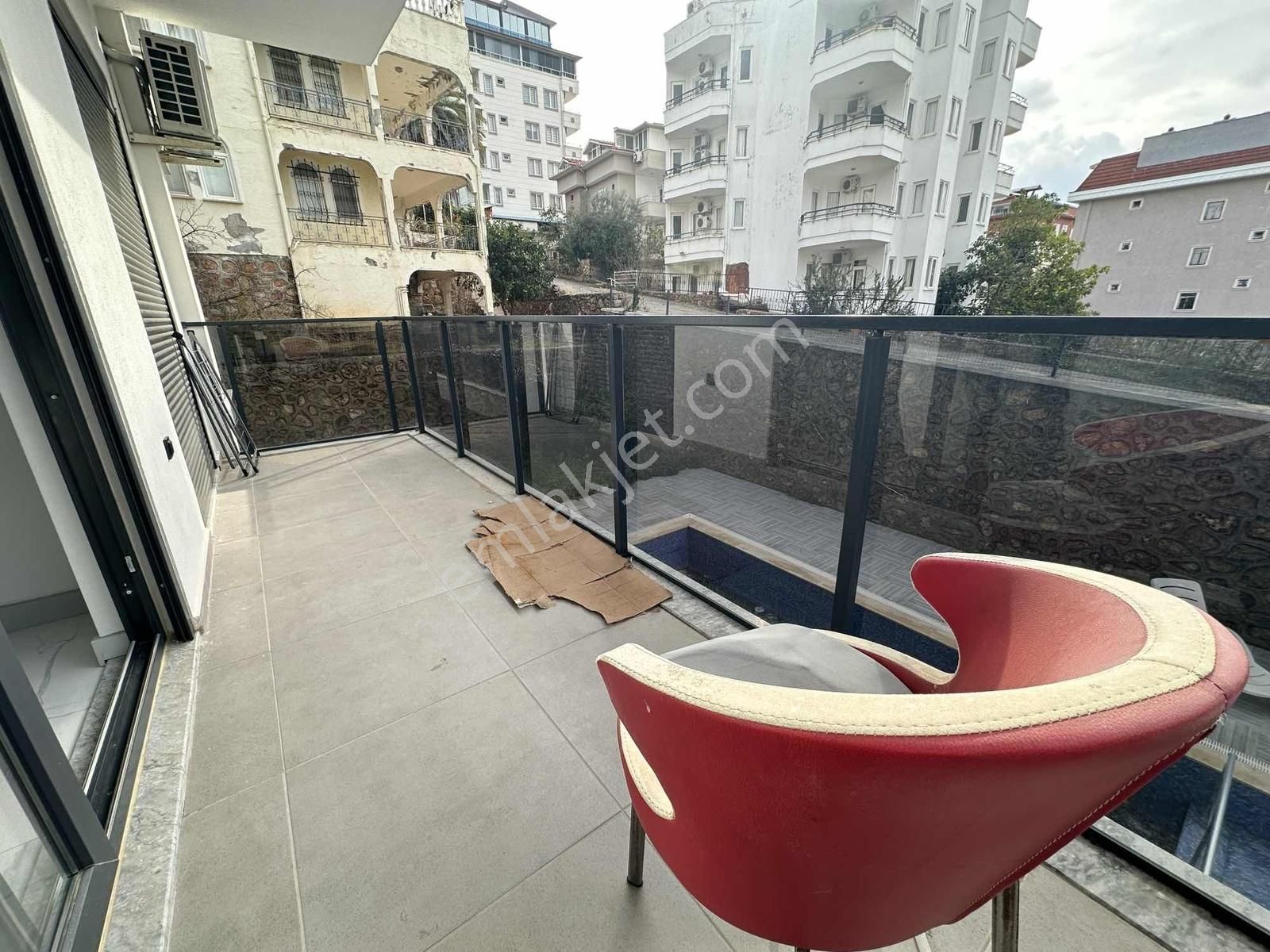 Satılık Deniz Manzaralı 1+1 Geniş Ferah Fırsat Eşyalı Daire - Görsel 2