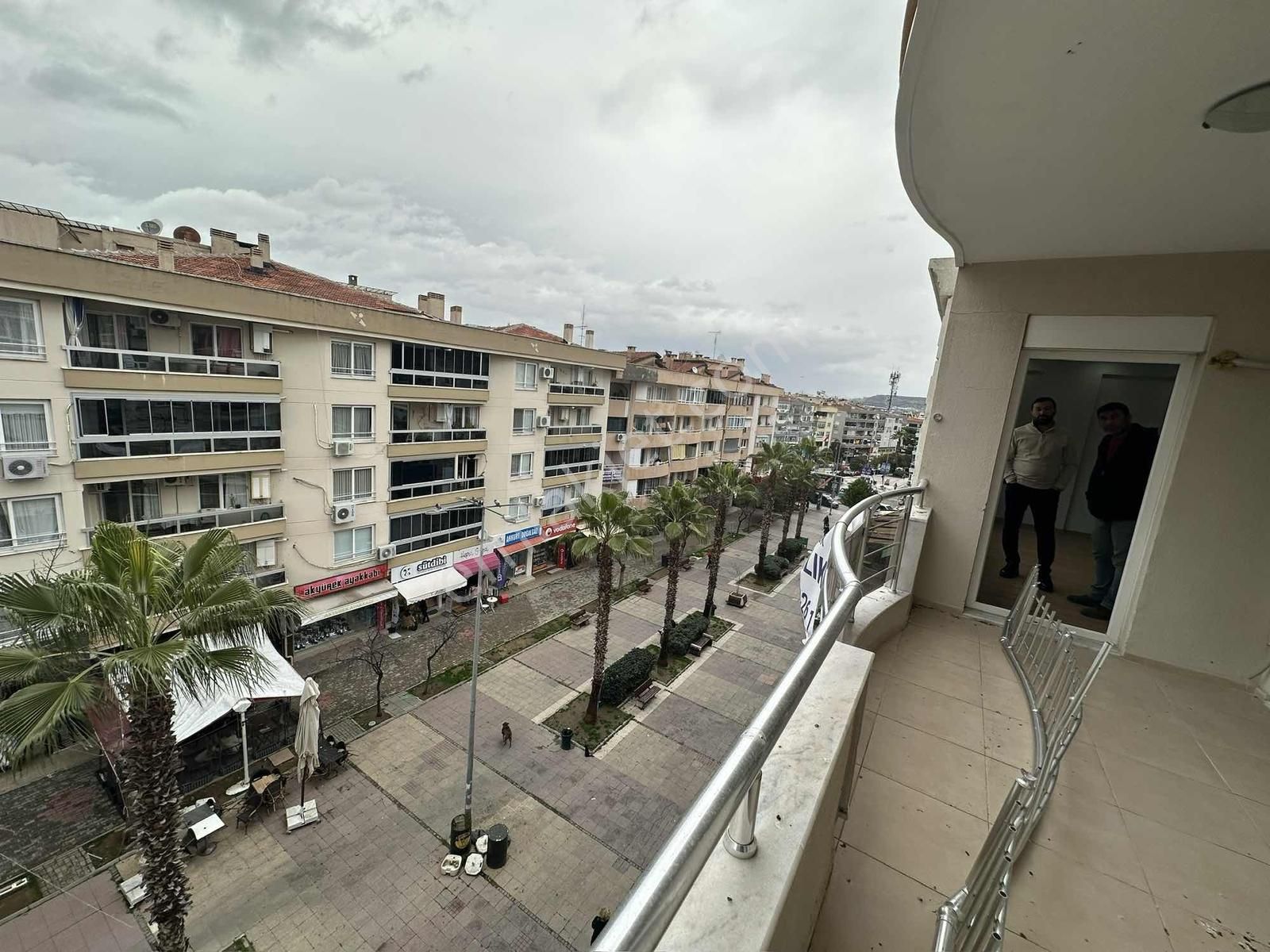 Sevgi Yolu Üzerinde - Beledıye Yakını Asansörlü Lüxxx 3+1 Acil - Görsel 6