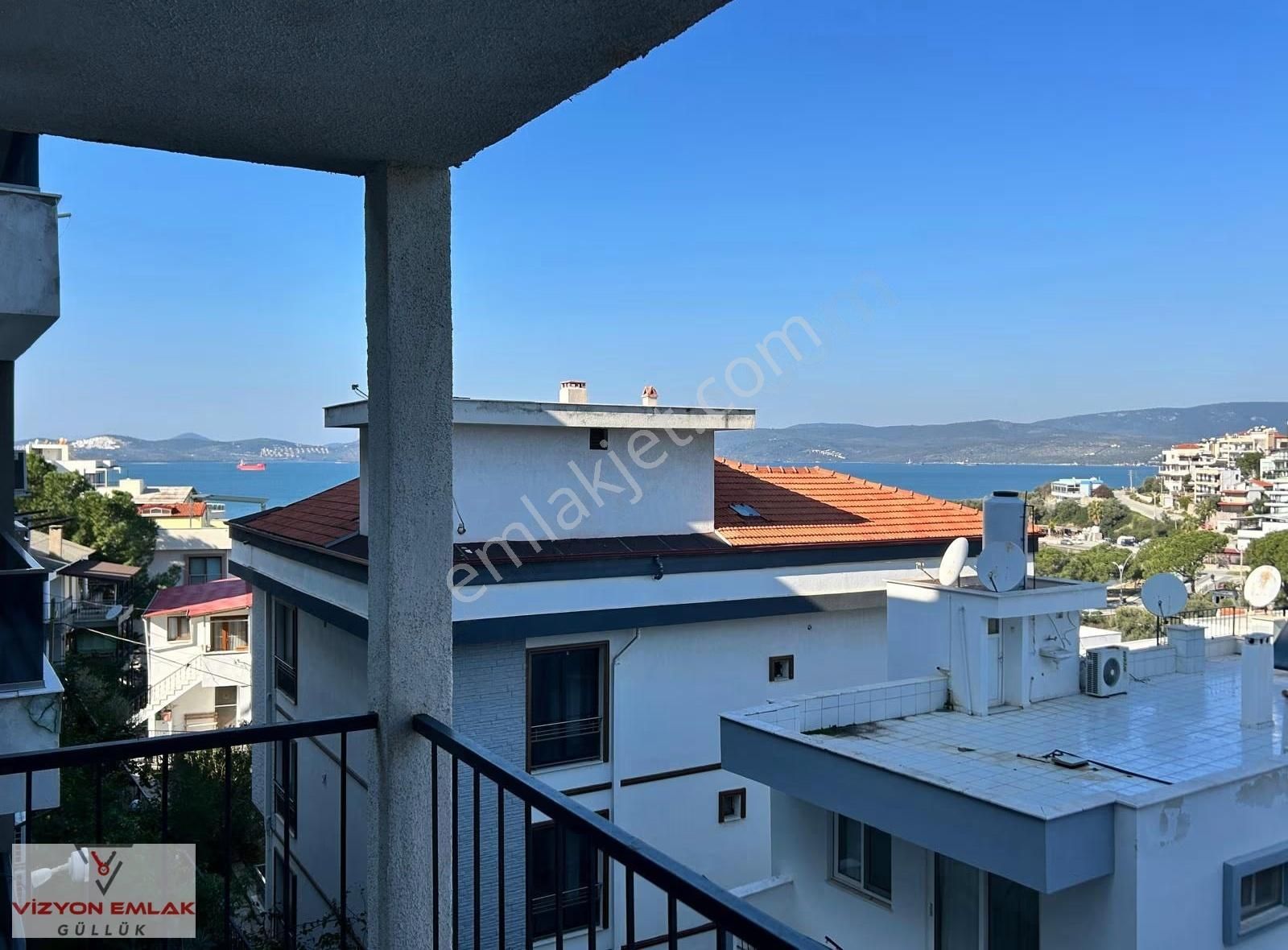 Milas Güllük Denize Yürüme Mesafesinde Manzaralı Satılık Daire