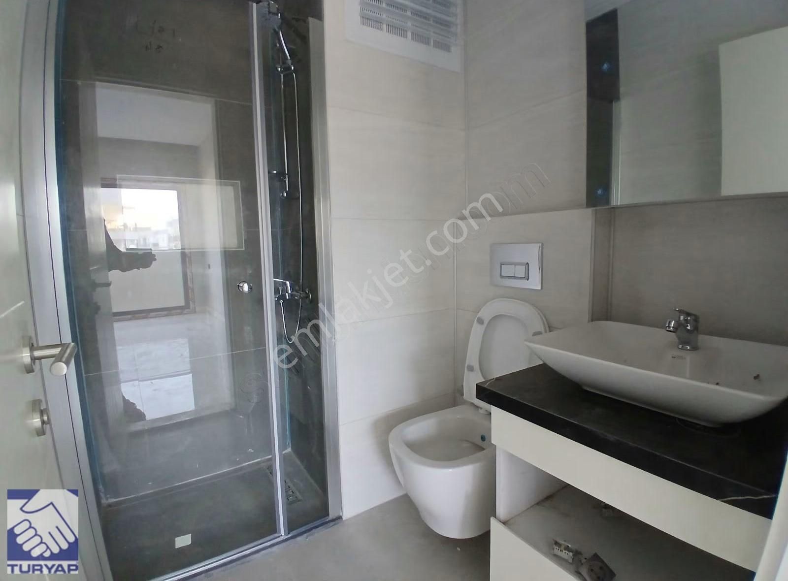 Kusadası Degirmendere Mahallesinde Kiralık Sıfır 3+1 Daire