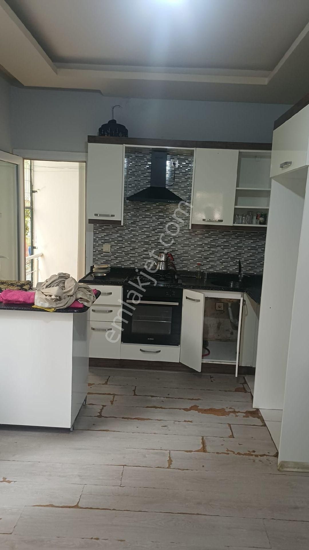Erdemli Merkez Mahallesi'nde Kiralık 1+1 Daire