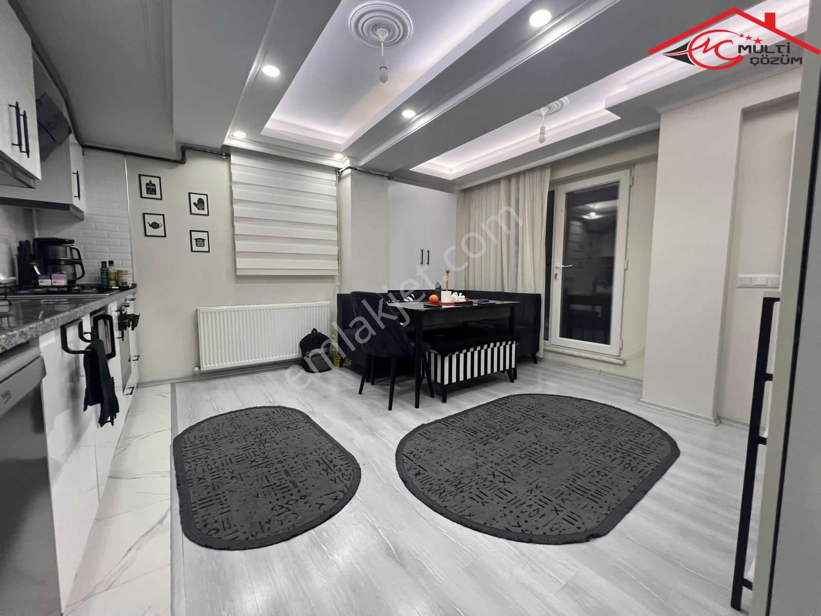 Yenibosna Hürriyet Mahallesinde Satılık 3+1 Ters Dubleks Daire Çift Banyo Çift Bahçe Ve Kış Bahçeli - Görsel 9