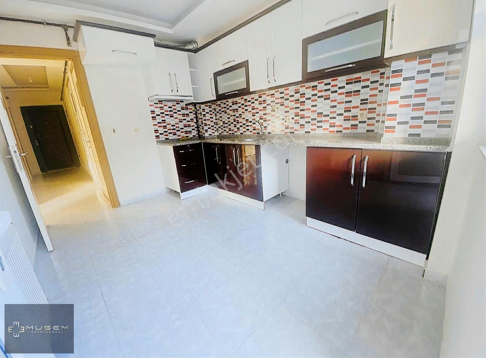 Girne Mahallesinde 2+1 Kiralık Daire - Görsel 22