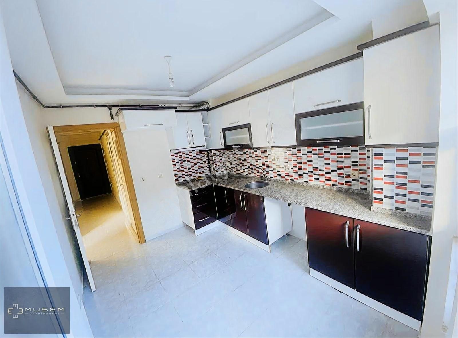 Girne Mahallesinde 2+1 Kiralık Daire - Görsel 2