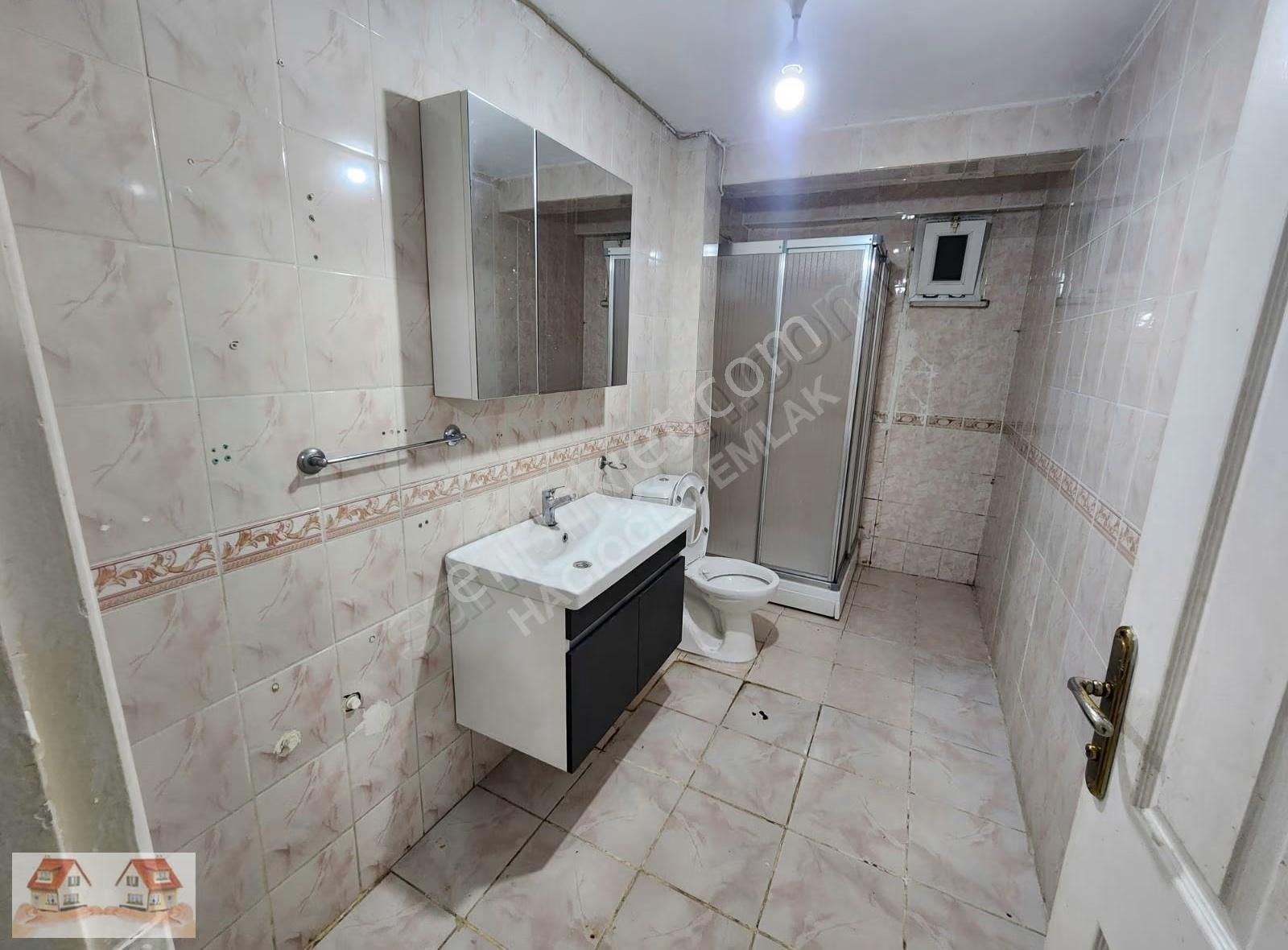 Cadde Ye Yakın Yokuşsuz 2+1 Balkonlu Metro/metrobüs 15 Dk - Görsel 23