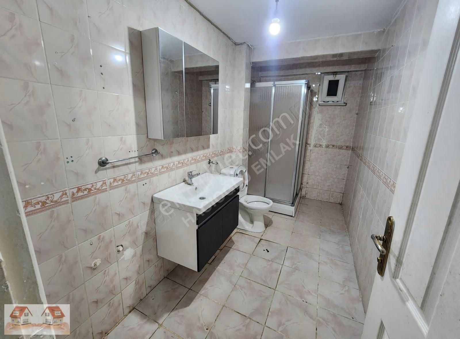Cadde Ye Yakın Yokuşsuz 2+1 Balkonlu Metro/metrobüs 15 Dk - Görsel 12