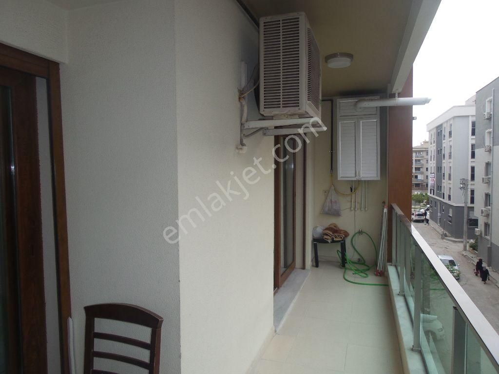 Karşıyaka Şemikler De Satılık 3+1 Satılık Lüx Daire