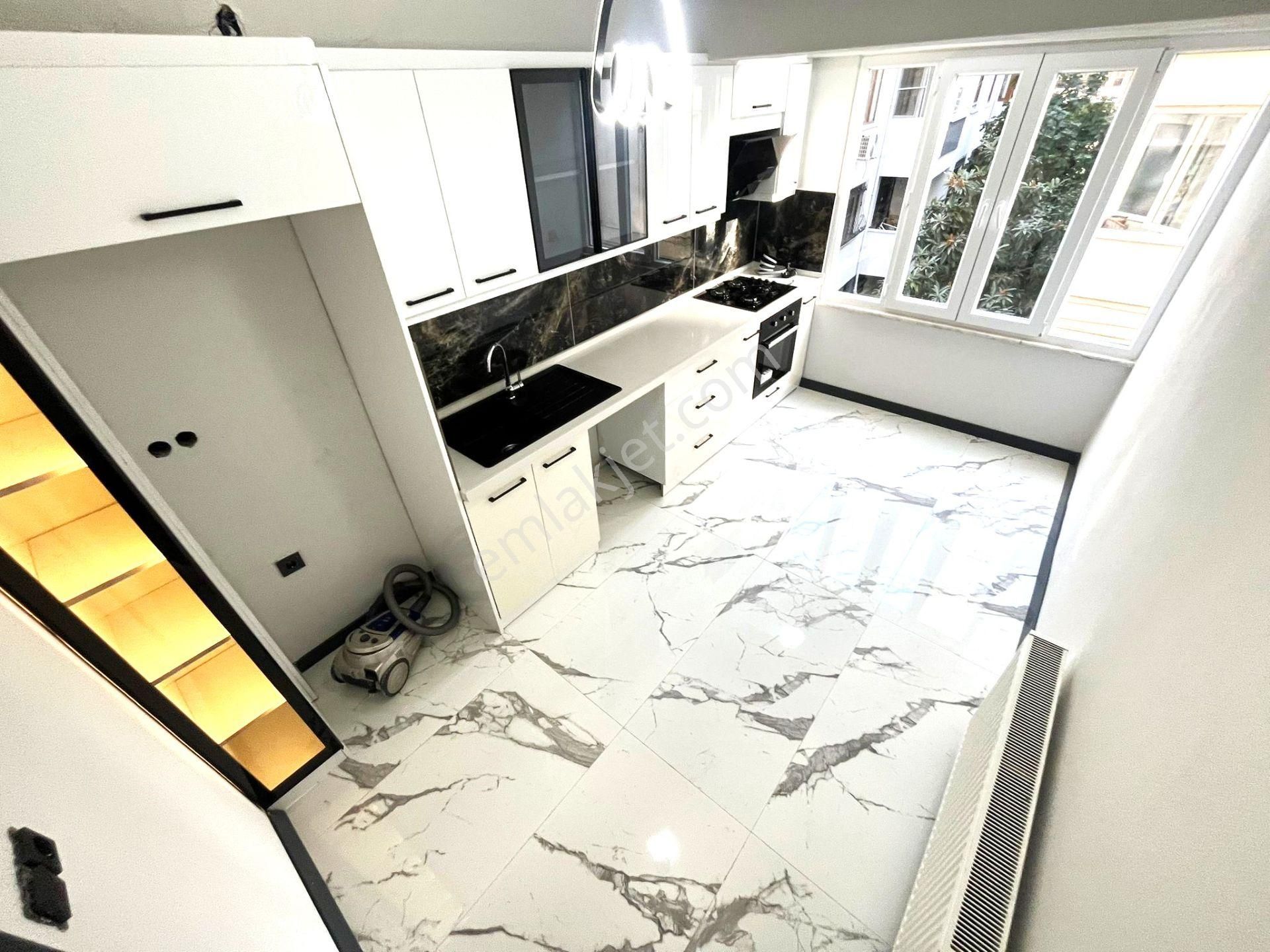 💎akçay Merkez'de Aygülden💎hemen Oturuma Hazır Ara Kat Geniş Balkonlu Ayrı Mutfak 2+1 Satılık Daire