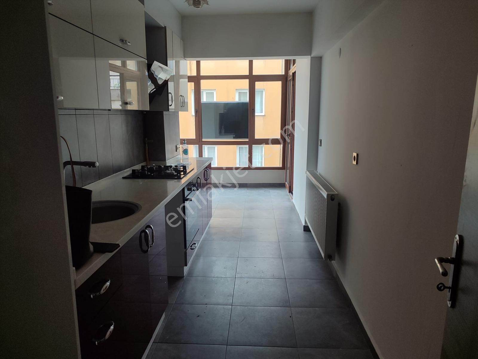 Yalı Mahallesinde Çok İyi Durumda Kiralık 3+1 Daire - Görsel 18