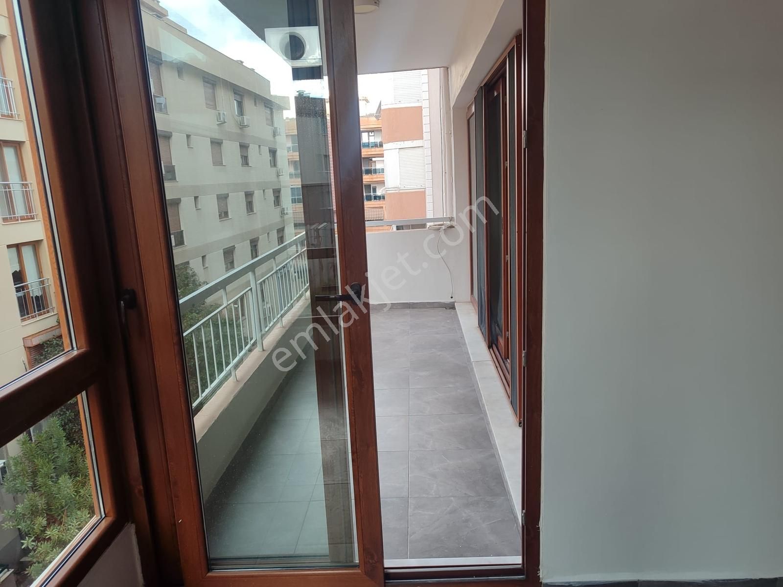 Yalı Mahallesinde Çok İyi Durumda Kiralık 3+1 Daire - Görsel 24