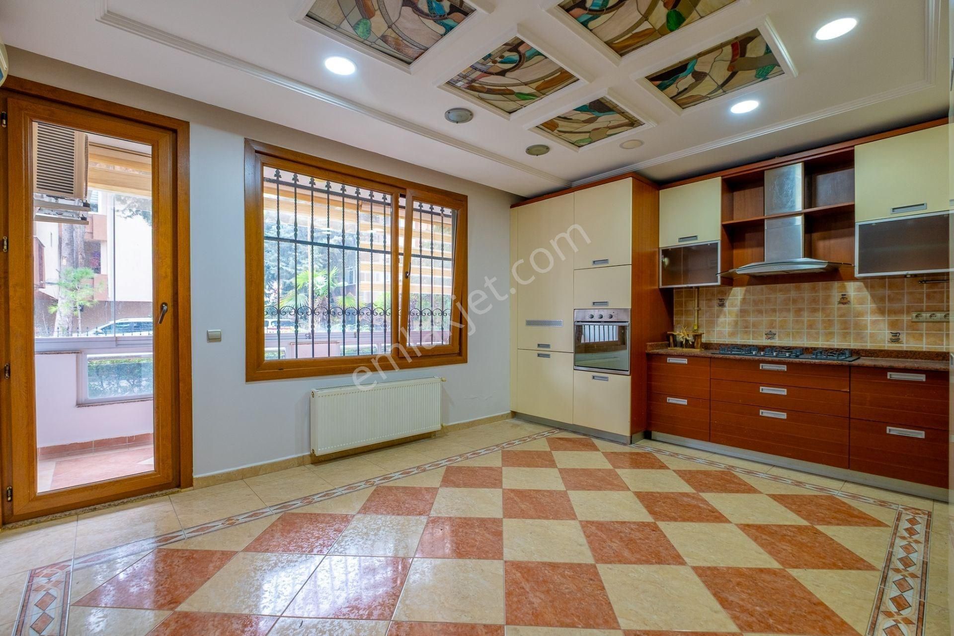 Dağıstan Gayrimenkul Havuzlu Güvenlikli Sitede 4+1 280 M² Daire - Görsel 5