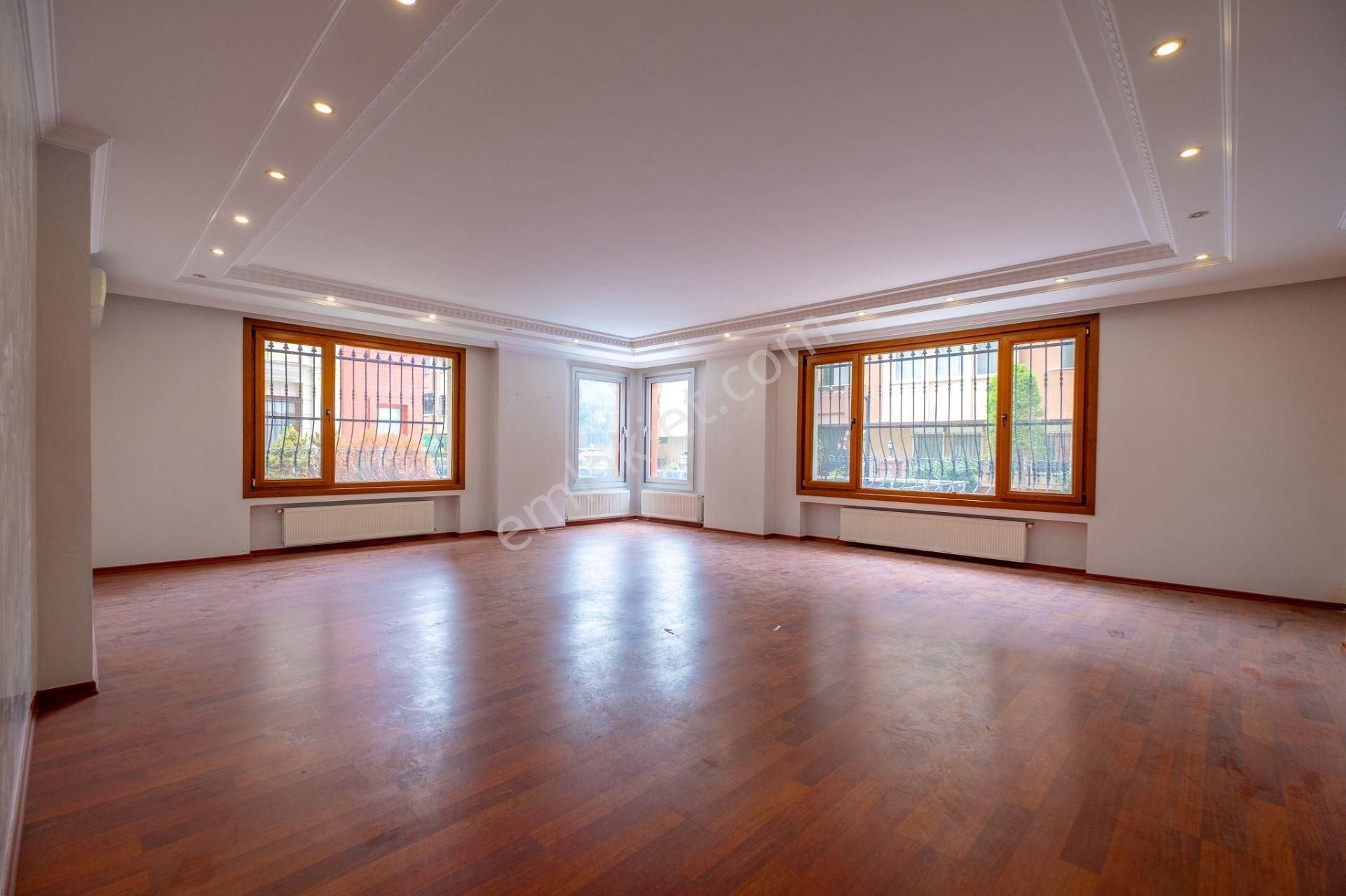 Dağıstan Gayrimenkul Havuzlu Güvenlikli Sitede 4+1 280 M² Daire - Görsel 2