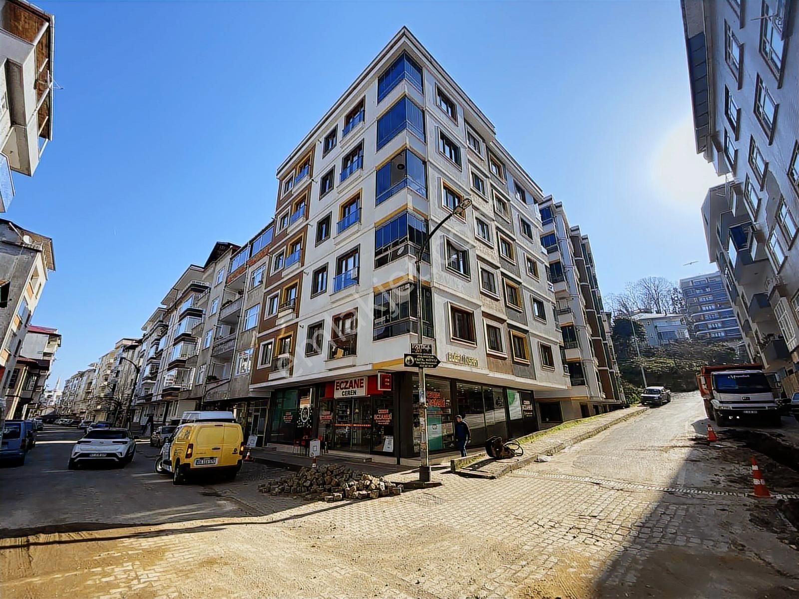 Trabzon Sürmene Orta Mahallede Satılık Tertemiz Daire - Görsel 5