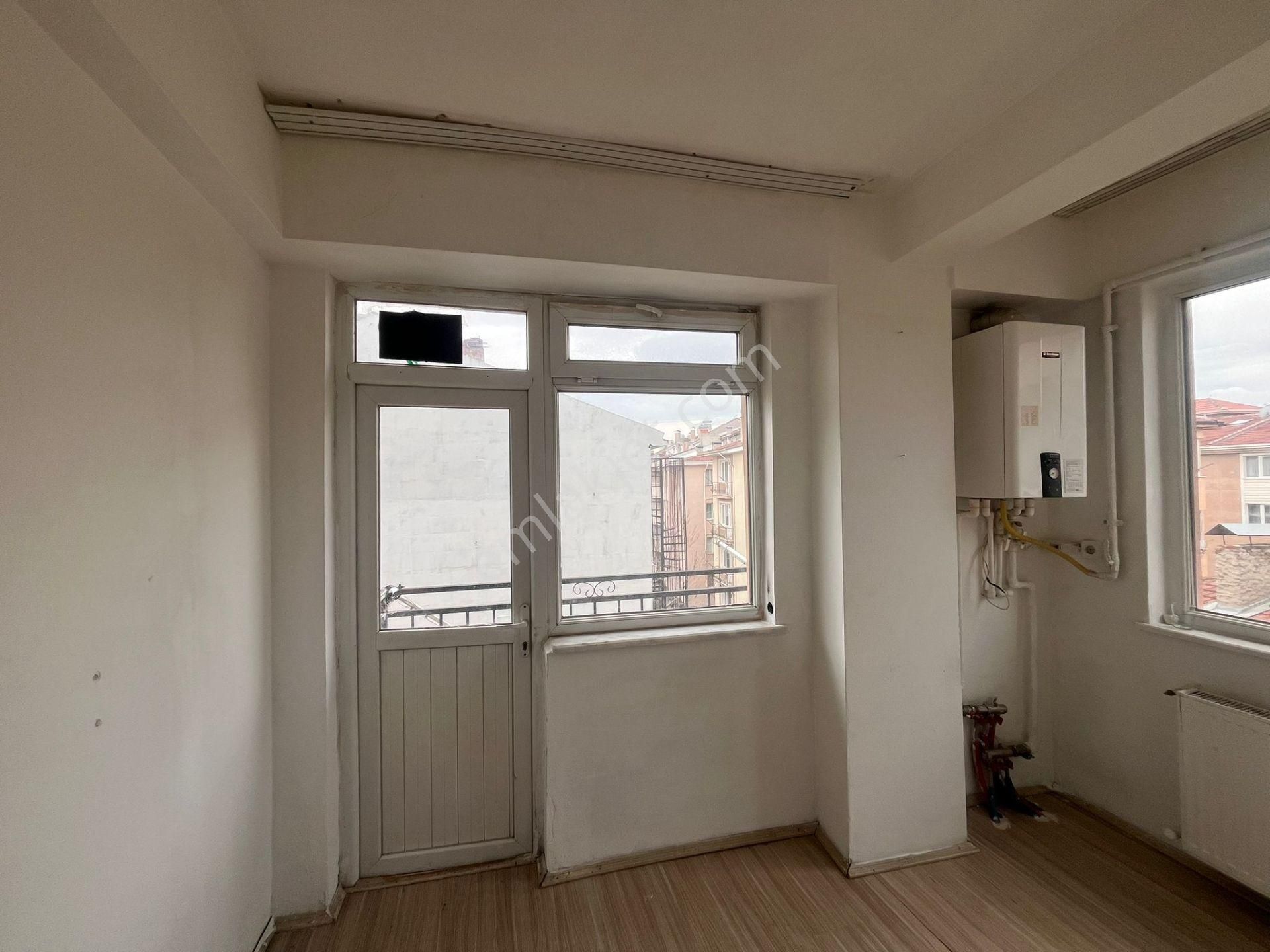 Century21 Vizyon’dan Anadolu Üni. Yakını 1+1 Kiralık Daire - Görsel 4