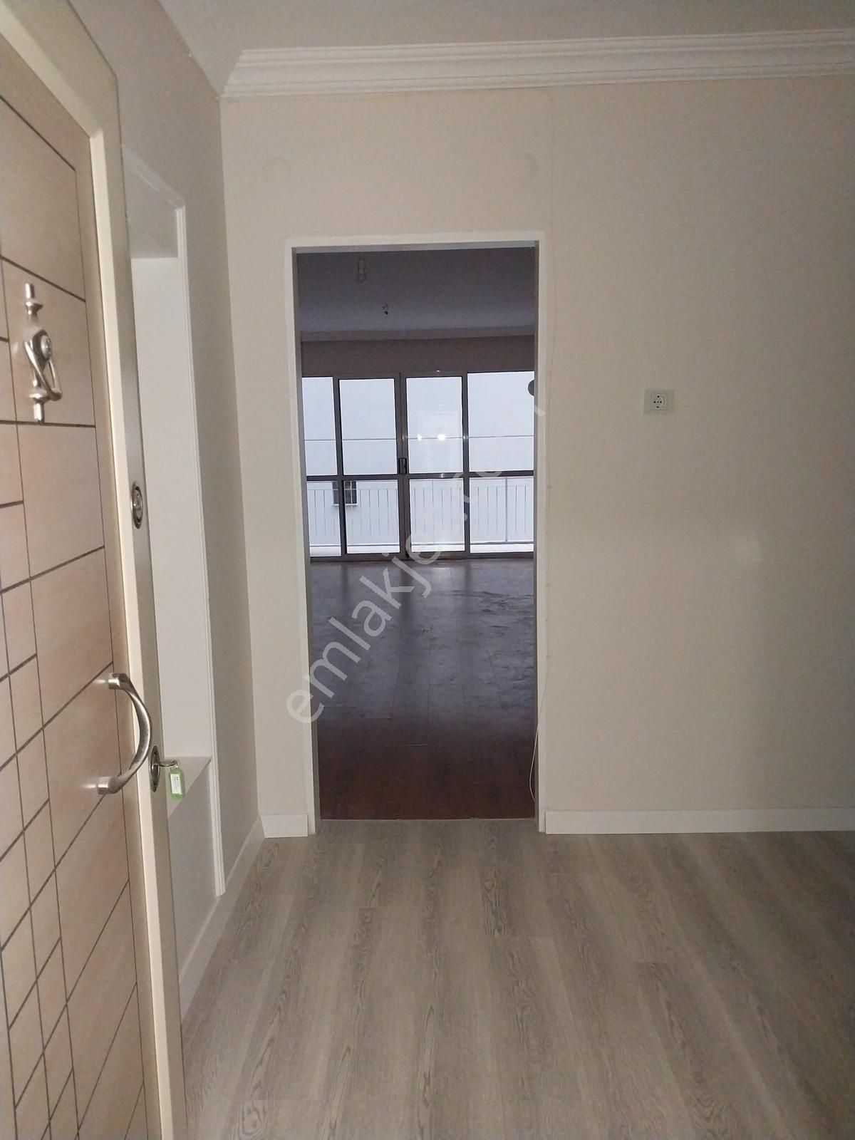 Demirköprü'de Altgeçit Yakını İyi Konumda Satılık 3+1 Daire - Görsel 13