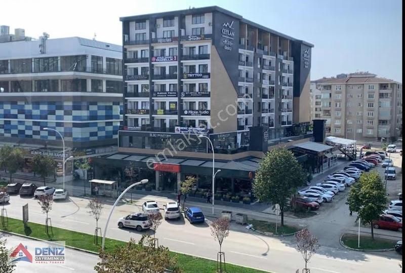 Özlüce Bulvarı Ceylan Plus Kiralık 1+1 Ofis