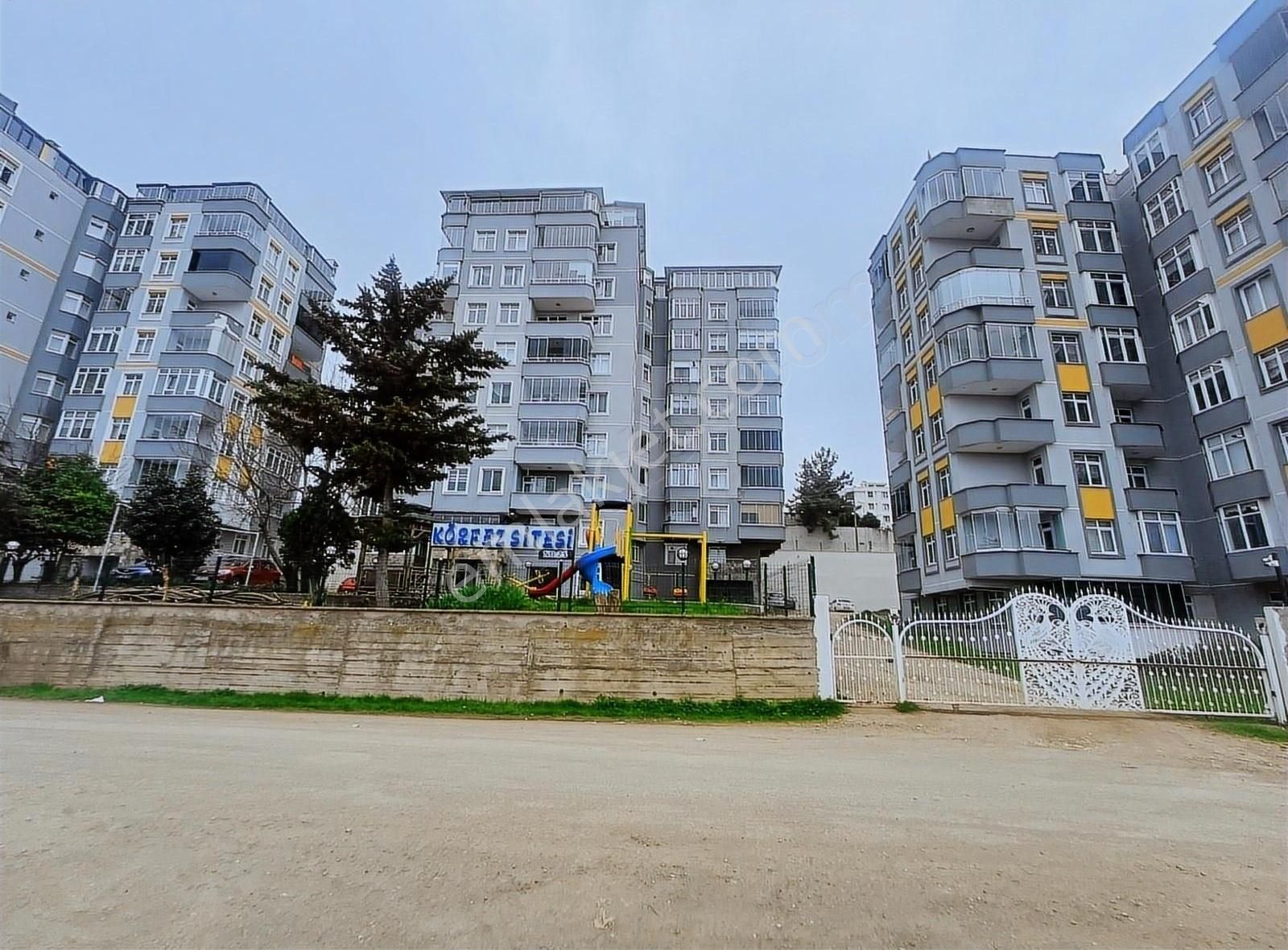 Kafkas Emlak Dan Atakum Site İçersin De Satılık Daire