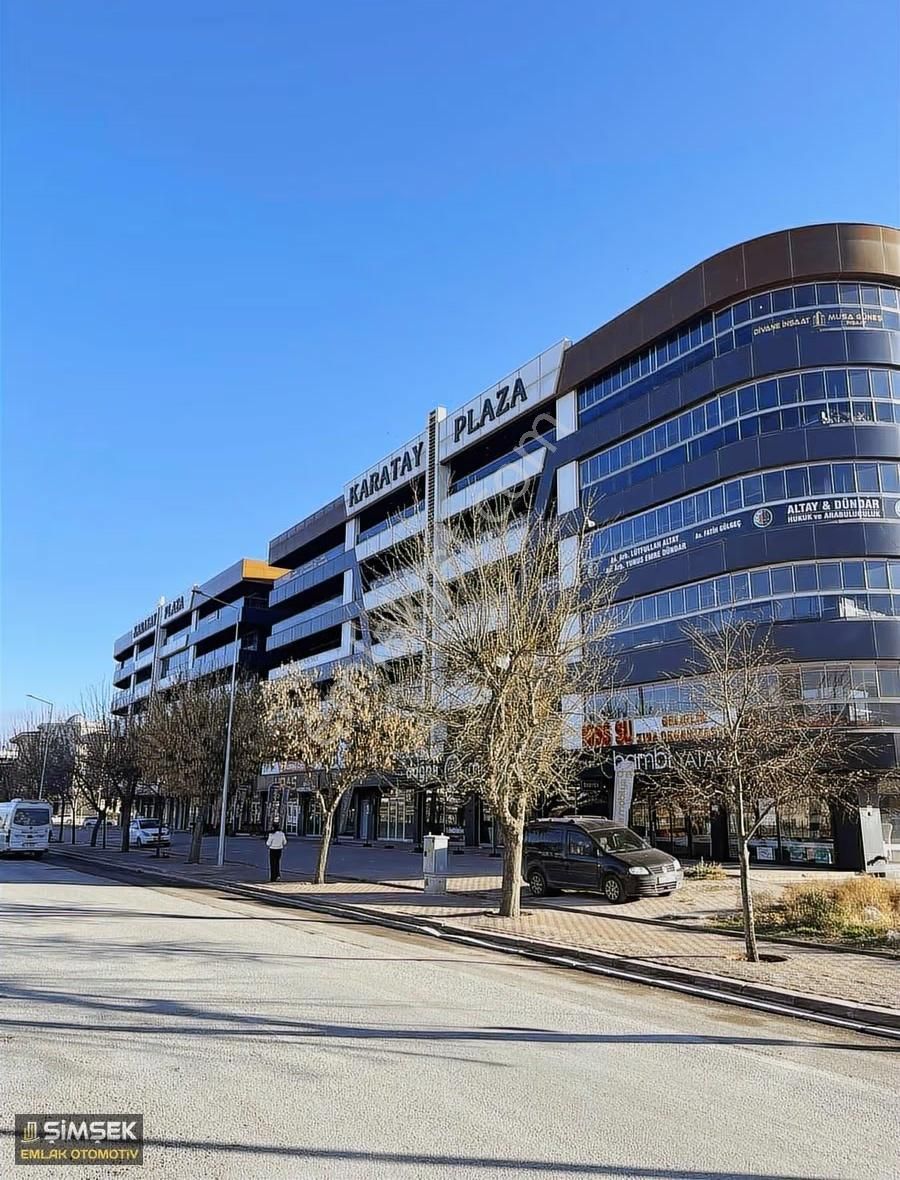 Karatay Plazada Satılık 2+1 Ofis